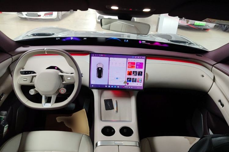 Used Xiaomi Auto YU7 2025 Ultra-Long Range All-Wheel Drive Pro Version Center Console