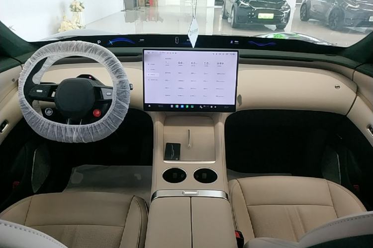Used Xiaomi Auto YU7 2025 Ultra-Long Range High-Performance All-Wheel-Drive Max Edition Center Console