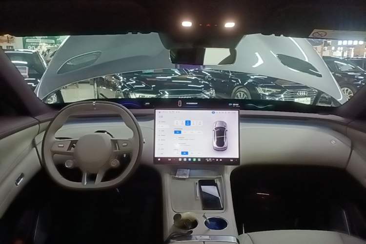 Used Xiaomi Auto YU7 2025 Ultra-Long Range All-Wheel Drive Pro Version Center Console