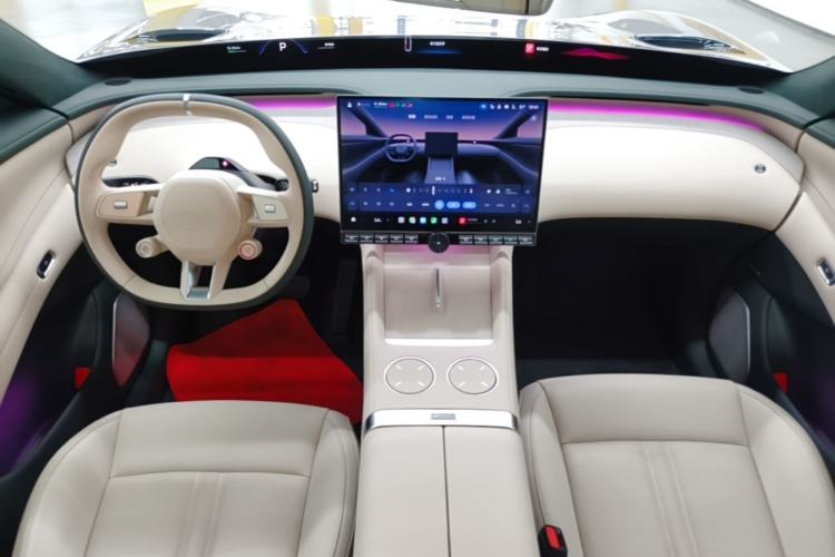 Used Xiaomi Auto YU7 2025 Ultra-Long Range High-Performance All-Wheel-Drive Max Edition Center Console