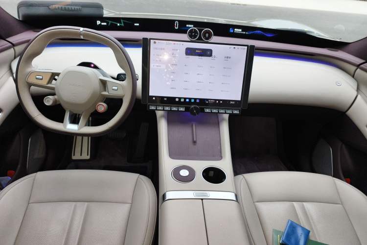 Used Xiaomi Auto YU7 2025 Ultra-Long Range Rear-Wheel Drive Version Center Console