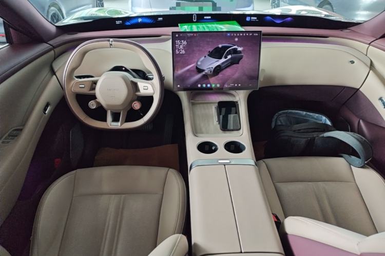 Used Xiaomi Auto YU7 2025 Ultra-Long Range Rear-Wheel Drive Version Center Console