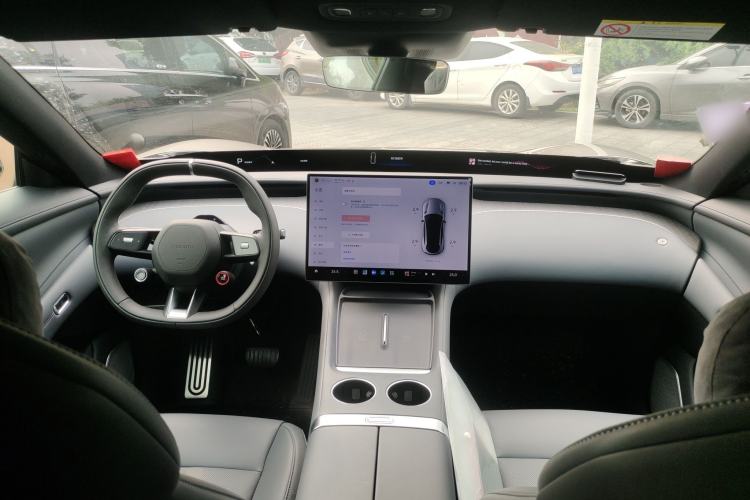 Used Xiaomi Auto YU7 2025 Ultra-Long Range Rear-Wheel Drive Version Center Console