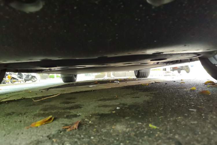 Used Xiaomi Auto YU7 2025 Ultra-Long Range High-Performance All-Wheel-Drive Max Edition Chassis Front