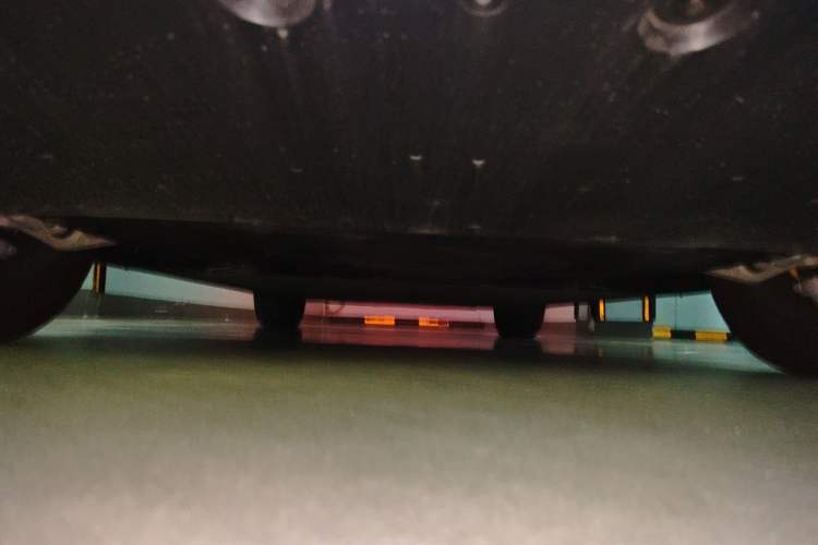 Used Xiaomi Auto YU7 2025 Ultra-Long Range High-Performance All-Wheel-Drive Max Edition Chassis Front