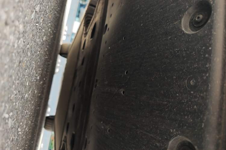 Used Xiaomi Auto YU7 2025 Ultra-Long Range High-Performance All-Wheel-Drive Max Edition Chassis Front
