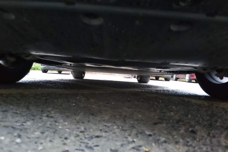 Used Xiaomi Auto YU7 2025 Ultra-Long Range High-Performance All-Wheel-Drive Max Edition Chassis Front
