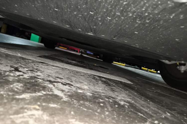 Used Xiaomi Auto YU7 2025 Ultra-Long Range High-Performance All-Wheel-Drive Max Edition Chassis Front