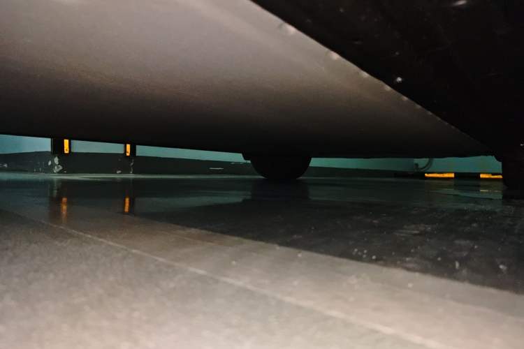 Used Xiaomi Auto YU7 2025 Ultra-Long Range High-Performance All-Wheel-Drive Max Edition Chassis Front Left