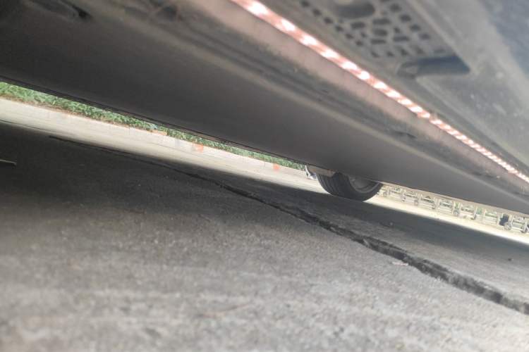 Used Xiaomi Auto YU7 2025 Ultra-Long Range High-Performance All-Wheel-Drive Max Edition Chassis Front Left