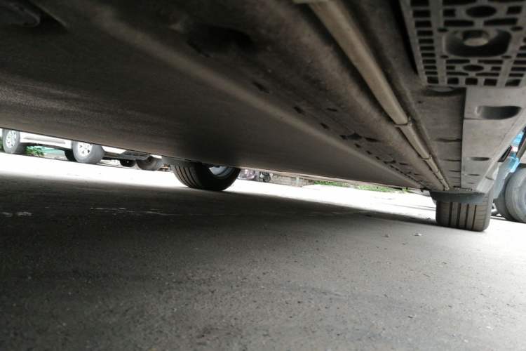 Used Xiaomi Auto YU7 2025 Ultra-Long Range High-Performance All-Wheel-Drive Max Edition Chassis Front Left