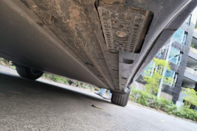 Used Xiaomi Auto YU7 2025 Ultra-Long Range Rear-Wheel Drive Version Chassis Front Left