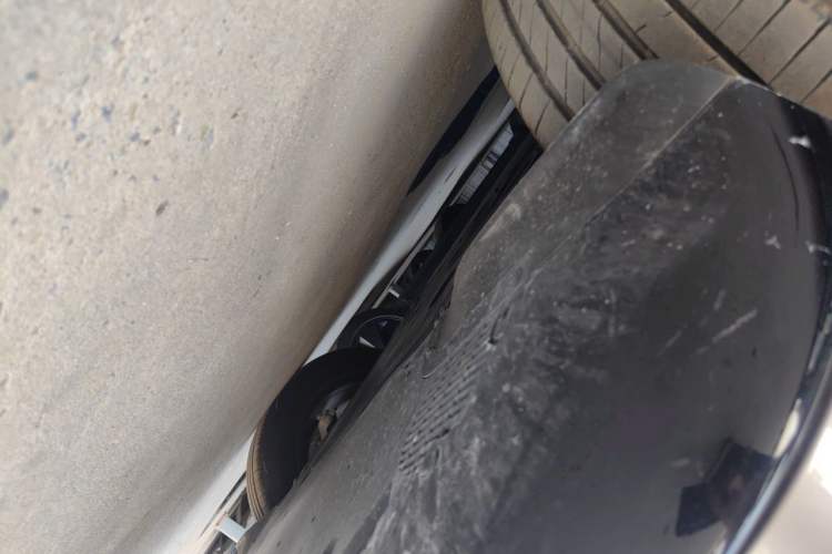 Used Xiaomi Auto YU7 2025 Ultra-Long Range Rear-Wheel Drive Version Chassis Front Left