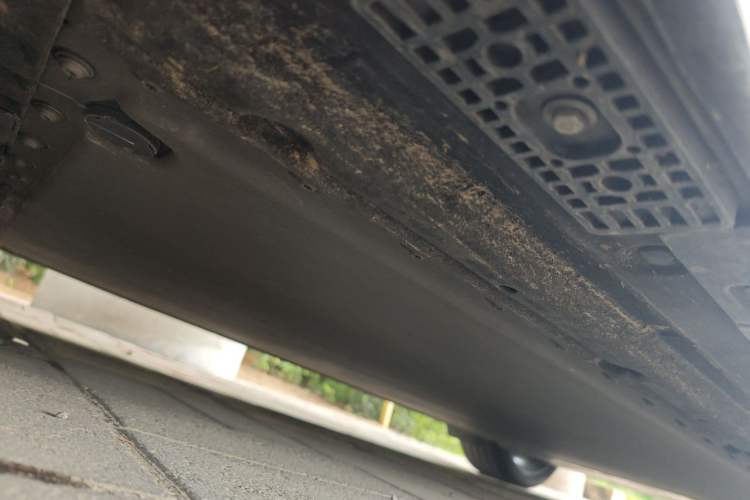 Used Xiaomi Auto YU7 2025 Ultra-Long Range High-Performance All-Wheel-Drive Max Edition Chassis Front Left