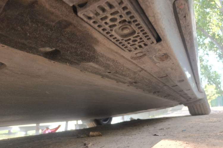 Used Xiaomi Auto YU7 2025 Ultra-Long Range High-Performance All-Wheel-Drive Max Edition Chassis Front Left
