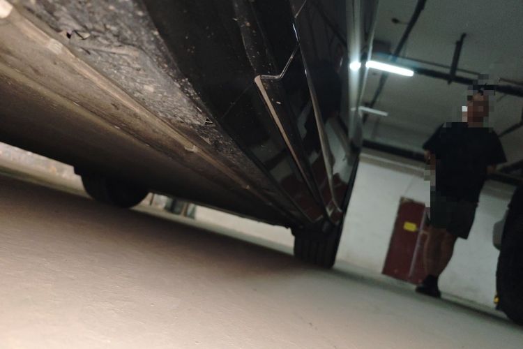 Used Xiaomi Auto YU7 2025 Ultra-Long Range High-Performance All-Wheel-Drive Max Edition Chassis Front Left