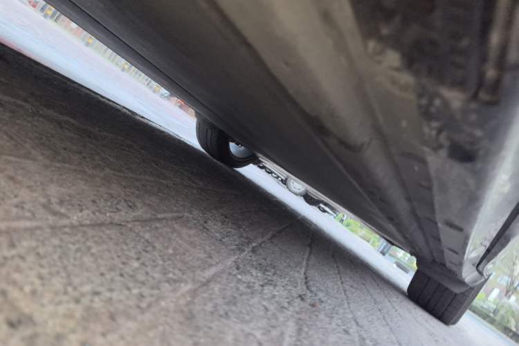 Used Xiaomi Auto YU7 2025 Ultra-Long Range Rear-Wheel Drive Version Chassis Front Left