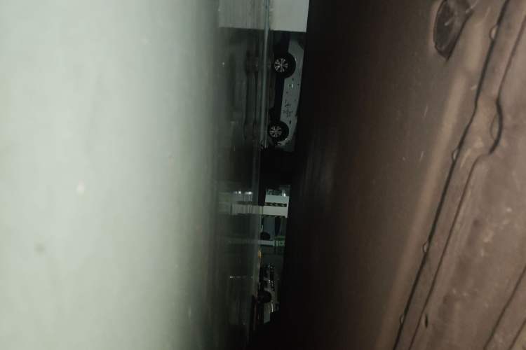 Used Xiaomi Auto YU7 2025 Ultra-Long Range High-Performance All-Wheel-Drive Max Edition Chassis Front Left