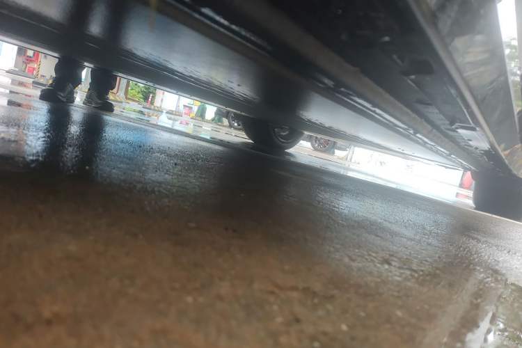 Used Xiaomi Auto YU7 2025 Ultra-Long Range High-Performance All-Wheel-Drive Max Edition Chassis Front Left