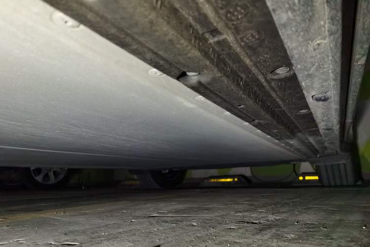 Used Xiaomi Auto YU7 2025 Ultra-Long Range Rear-Wheel Drive Version Chassis Front Left