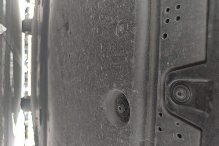 Used Xiaomi Auto YU7 2025 Ultra-Long Range High-Performance All-Wheel-Drive Max Edition Chassis Front