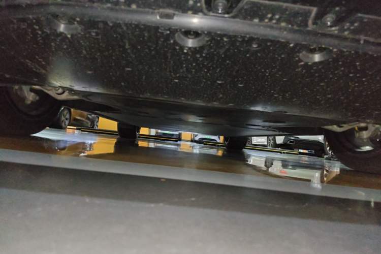 Used Xiaomi Auto YU7 2025 Ultra-Long Range High-Performance All-Wheel-Drive Max Edition Chassis Front
