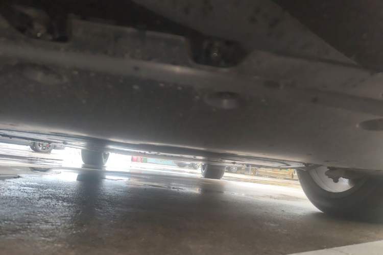Used Xiaomi Auto YU7 2025 Ultra-Long Range High-Performance All-Wheel-Drive Max Edition Chassis Front