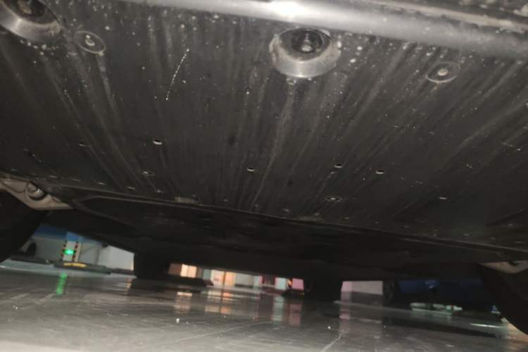Used Xiaomi Auto YU7 2025 Ultra-Long Range High-Performance All-Wheel-Drive Max Edition Chassis Front