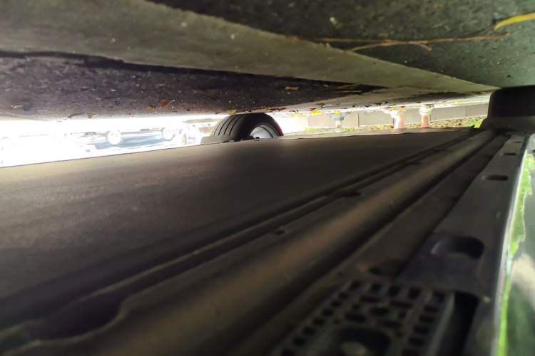 Used Xiaomi Auto YU7 2025 Ultra-Long Range High-Performance All-Wheel-Drive Max Edition Chassis Front Right
