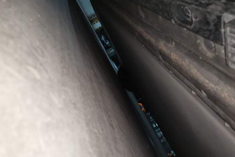 Used Xiaomi Auto YU7 2025 Ultra-Long Range High-Performance All-Wheel-Drive Max Edition Chassis Front Right