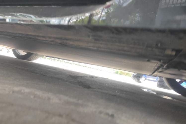 Used Xiaomi Auto YU7 2025 Ultra-Long Range High-Performance All-Wheel-Drive Max Edition Chassis Front Right
