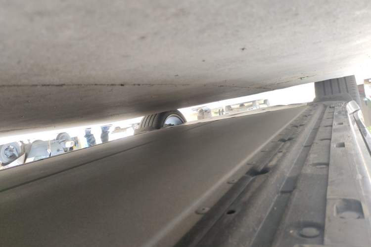 Used Xiaomi Auto YU7 2025 Ultra-Long Range Rear-Wheel Drive Version Chassis Front Right
