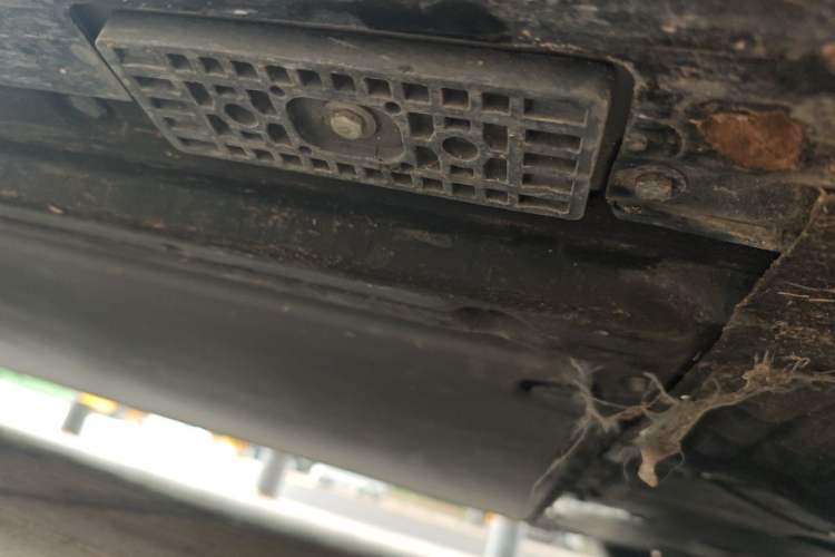 Used Xiaomi Auto YU7 2025 Ultra-Long Range High-Performance All-Wheel-Drive Max Edition Chassis Front Right