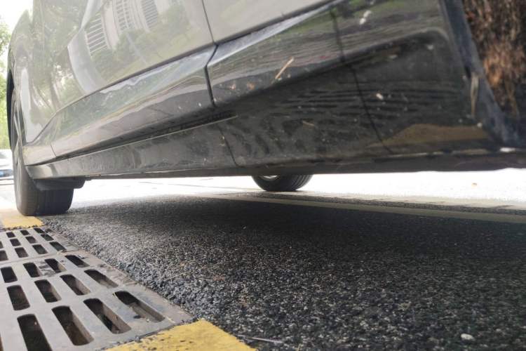 Used Xiaomi Auto YU7 2025 Ultra-Long Range Rear-Wheel Drive Version Chassis Front Right
