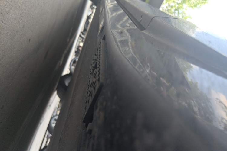 Used Xiaomi Auto YU7 2025 Ultra-Long Range High-Performance All-Wheel-Drive Max Edition Chassis Front Right