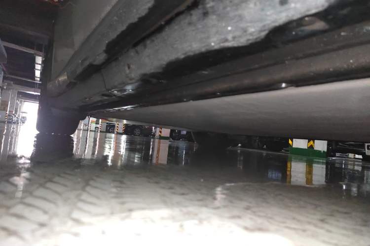 Used Xiaomi Auto YU7 2025 Ultra-Long Range High-Performance All-Wheel-Drive Max Edition Chassis Front Right