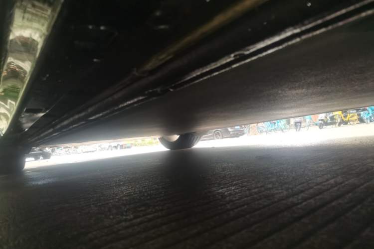 Used Xiaomi Auto YU7 2025 Ultra-Long Range High-Performance All-Wheel-Drive Max Edition Chassis Front Right
