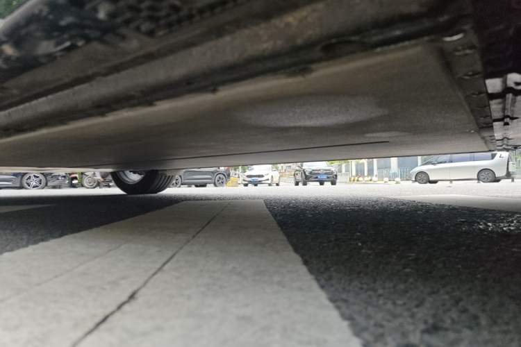 Used Xiaomi Auto YU7 2025 Ultra-Long Range Rear-Wheel Drive Version Chassis Front Right