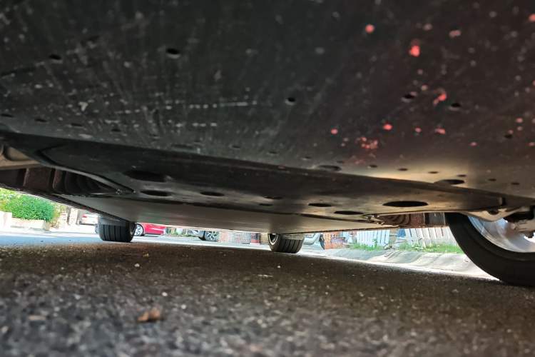 Used Xiaomi Auto YU7 2025 Ultra-Long Range High-Performance All-Wheel-Drive Max Edition Chassis Front