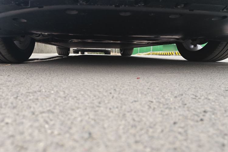 Used Xiaomi Auto YU7 2025 Ultra-Long Range High-Performance All-Wheel-Drive Max Edition Chassis Front