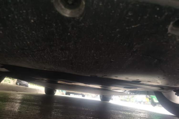 Used Xiaomi Auto YU7 2025 Ultra-Long Range High-Performance All-Wheel-Drive Max Edition Chassis Front