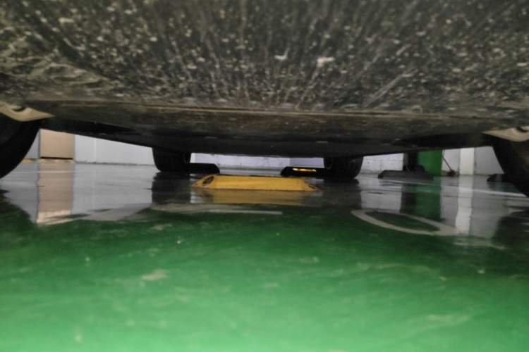 Used Xiaomi Auto YU7 2025 Ultra-Long Range High-Performance All-Wheel-Drive Max Edition Chassis Front