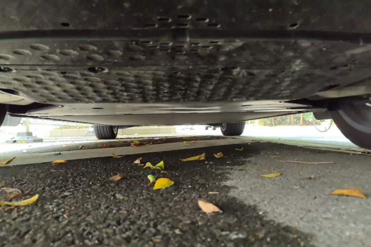Used Xiaomi Auto YU7 2025 Ultra-Long Range High-Performance All-Wheel-Drive Max Edition Chassis Rear
