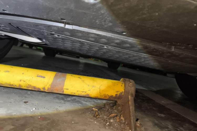 Used Xiaomi Auto YU7 2025 Ultra-Long Range High-Performance All-Wheel-Drive Max Edition Chassis Rear