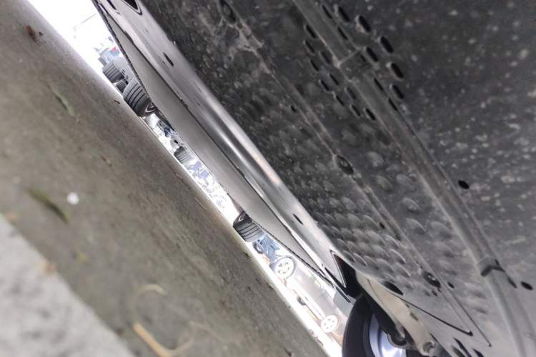 Used Xiaomi Auto YU7 2025 Ultra-Long Range High-Performance All-Wheel-Drive Max Edition Chassis Rear