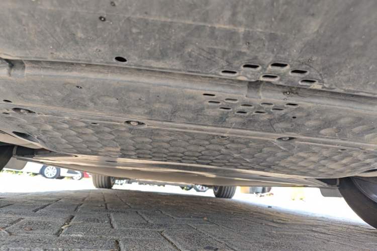 Used Xiaomi Auto YU7 2025 Ultra-Long Range High-Performance All-Wheel-Drive Max Edition Chassis Rear