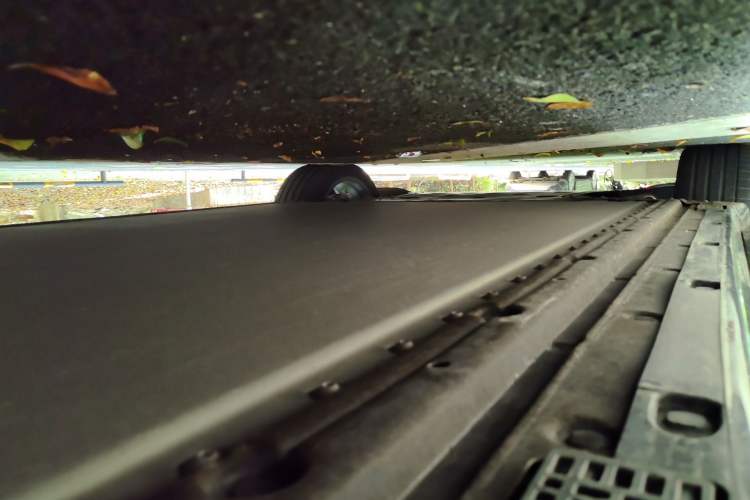 Used Xiaomi Auto YU7 2025 Ultra-Long Range High-Performance All-Wheel-Drive Max Edition Chassis Rear Left