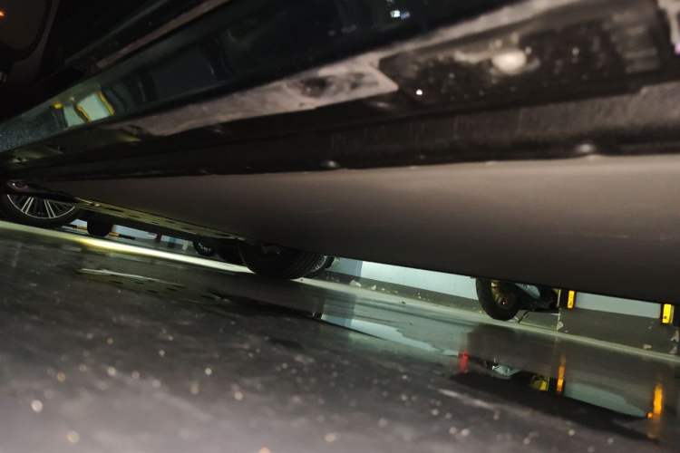 Used Xiaomi Auto YU7 2025 Ultra-Long Range High-Performance All-Wheel-Drive Max Edition Chassis Rear Left