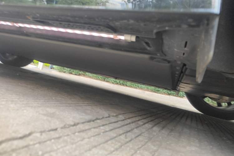 Used Xiaomi Auto YU7 2025 Ultra-Long Range High-Performance All-Wheel-Drive Max Edition Chassis Rear Left