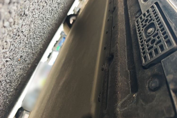 Used Xiaomi Auto YU7 2025 Ultra-Long Range High-Performance All-Wheel-Drive Max Edition Chassis Rear Left